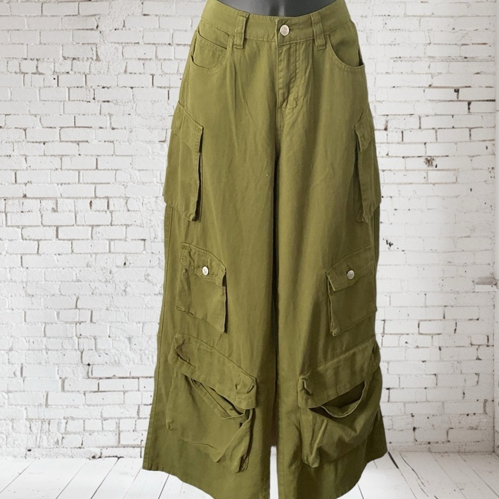 Forever 21 Olive Wide-Leg Cargo Pants